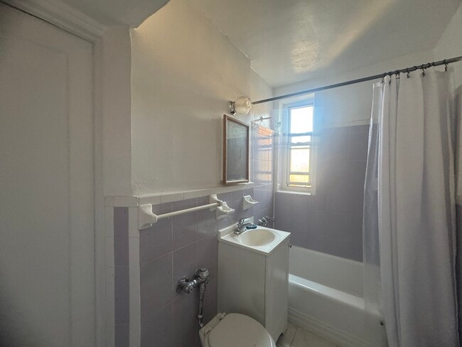 Foto del edificio - 3404 76th St