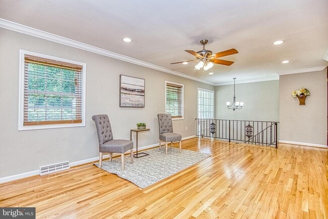 Building Photo - 402 Holloway Ct NE