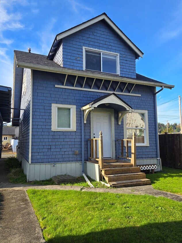 Primary Photo - Aberdeen, WA., 3 bedroom, 1 bath home for ...