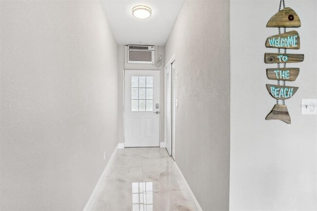 Foto del edificio - 7050 Sunset Way