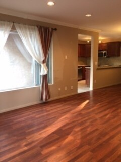 Foto del edificio - Beautiful 4 Bedroom 2 1/2 Bathroom Northridge Two-Story Condo, Ready for Move-In!