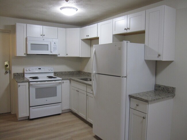 Building Photo - 270 Quarry St