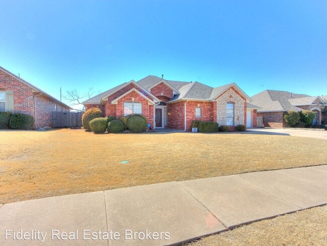 Building Photo - 4 br, 2.5 bath House - 2624 Brenton Drive
