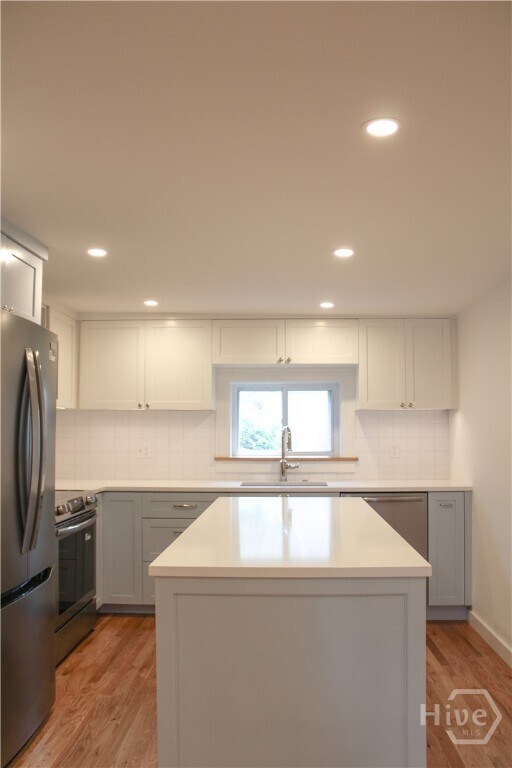 Foto del edificio - 732 E 38th St
