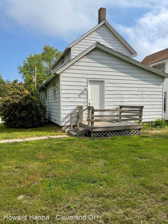 Building Photo - 3 br, 1 bath House - 129 Hiler St.