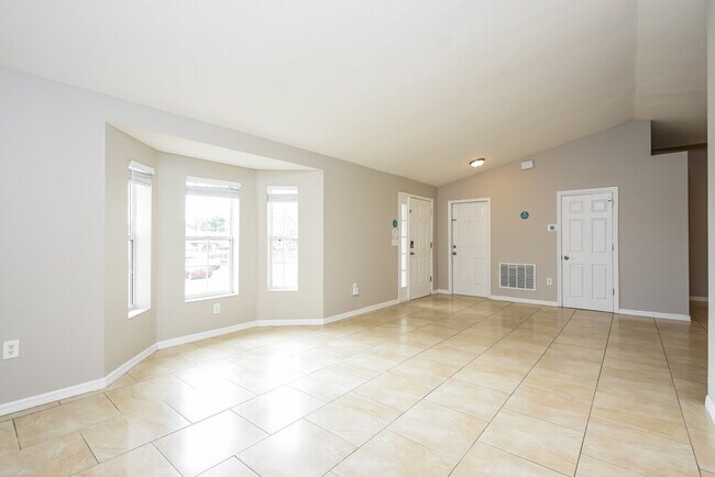 Building Photo - 10433 Calle De Flores Dr