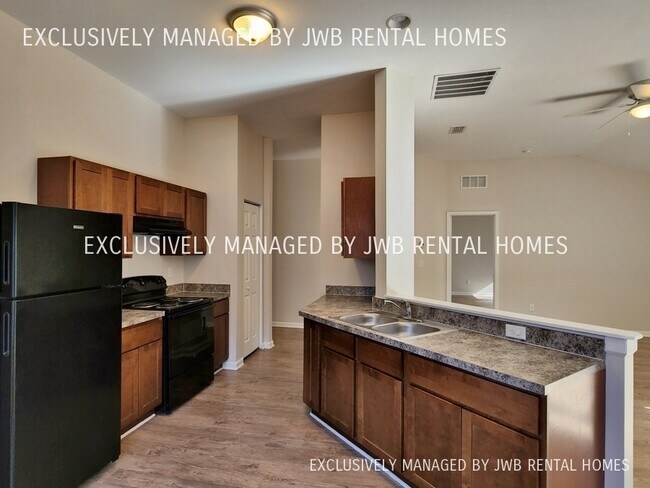 Foto del edificio - 9951 Rosewood Glen Ln