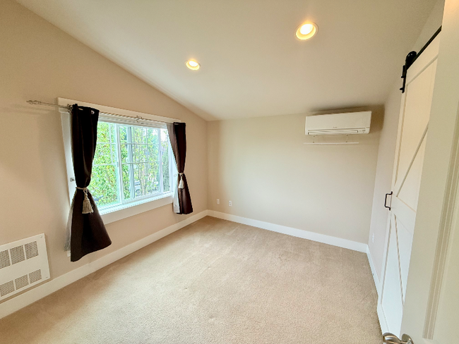 Foto del edificio - 746 N 92nd St