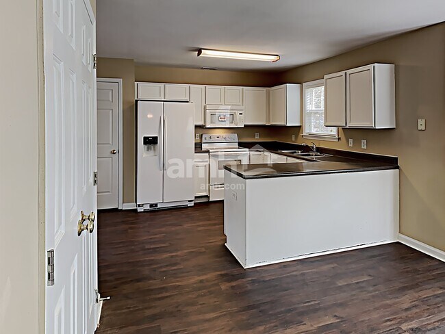 Building Photo - 100 Arbor Wynds Ct