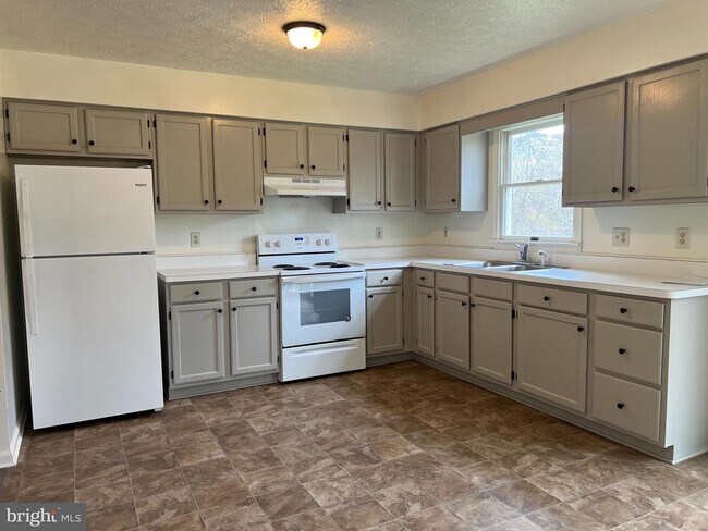 Building Photo - 224 Zig Zag Ln