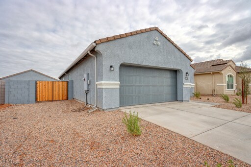 Foto del edificio - Newer DR Horton home in Heartland in Coolidge