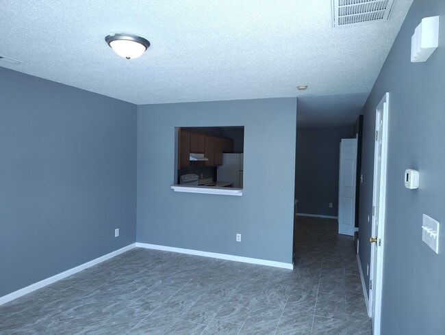 Building Photo - 995 W Pueblo Dr