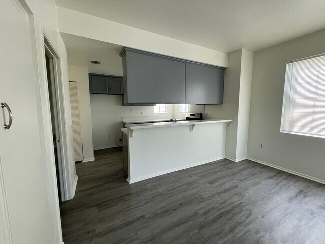 Foto del edificio - 3bed/3bath Townhouse in San Gabriel - InveServe Corp