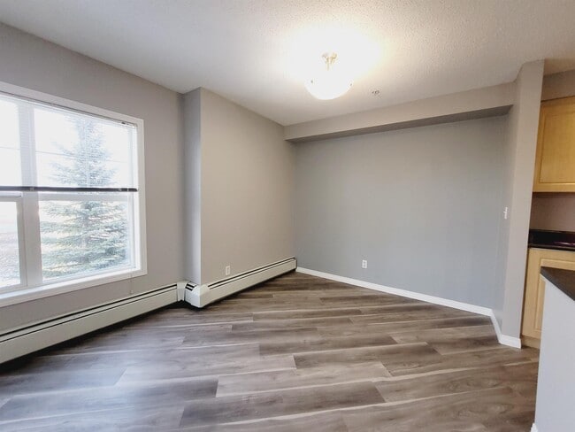 Building Photo - 622 McAllister Loop SW