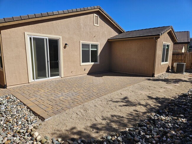 Building Photo - Pristine One Story South Reno