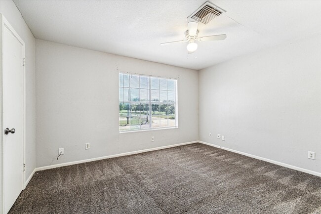 Foto del edificio - 7805 Fuqua St