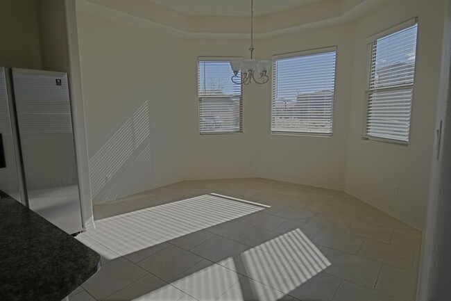 Foto del edificio - Great 3 Bedroom 2 Bath 2 Car Garage !