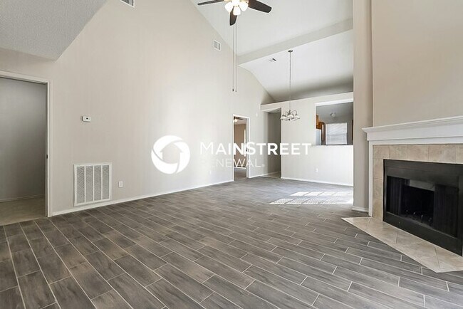 Building Photo - 3 Bedroom Pet-Friendly Home in Garland, TX with Main Street Renewal