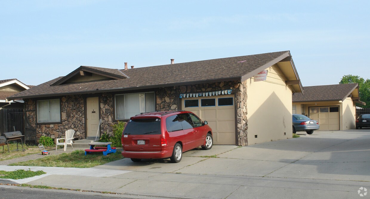 Building Photo - 821 El Cerrito Way