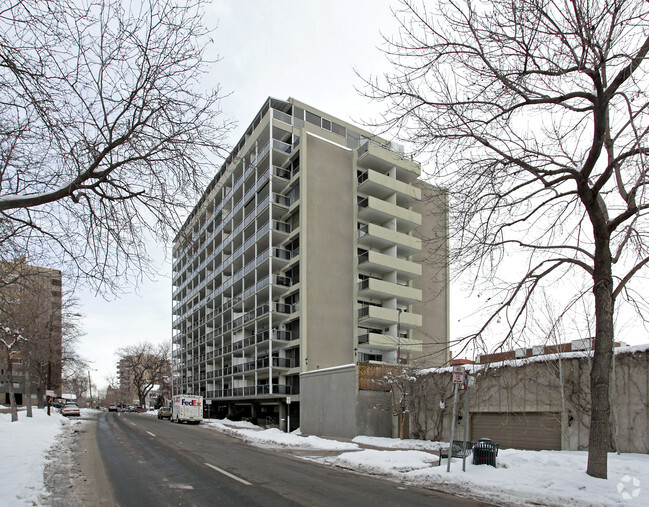 Foto principal - 888 Logan St