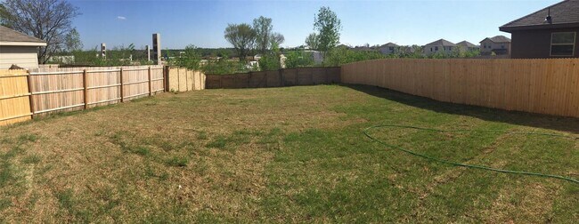 Foto del edificio - Beautifully maintained 3-bedroom, 2.5-bath residence