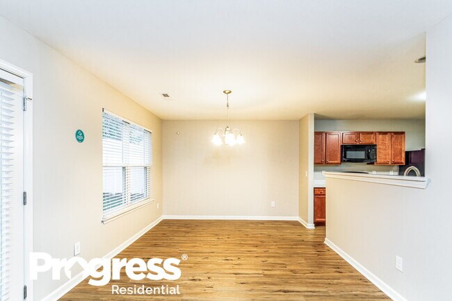 Building Photo - 1337 Lowenstein St