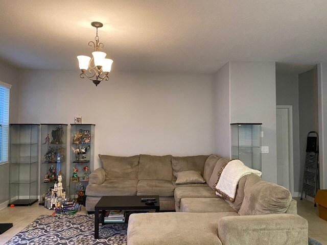 Building Photo - 15025 Evergreen Oak Loop