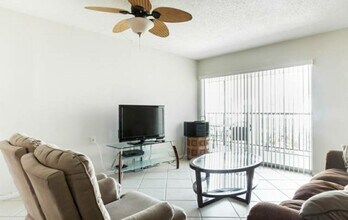 Building Photo - 201-178 178th Dr