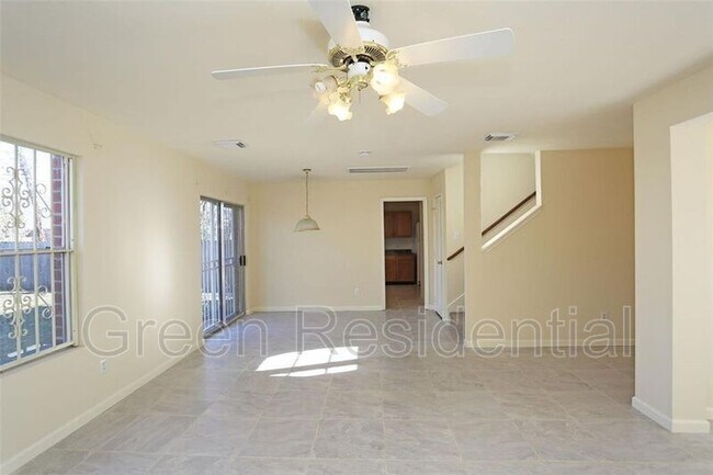 Building Photo - 5602 Lotus St