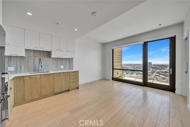 Foto del edificio - 400 S Broadway