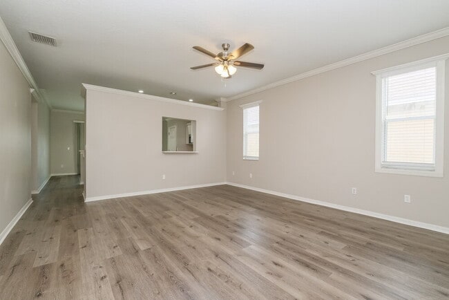 Building Photo - 6637 Cambridge Park Dr