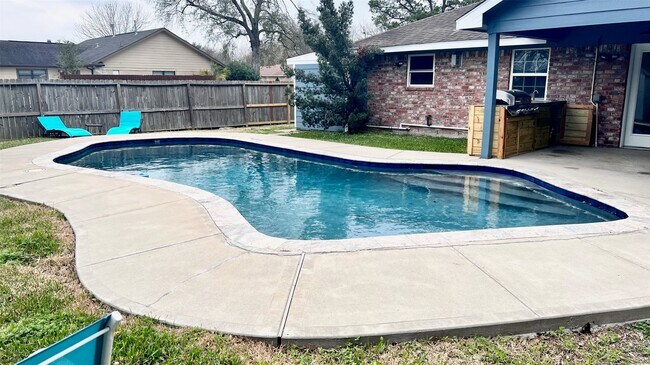 Foto del edificio - 6335 Tall Willow Dr