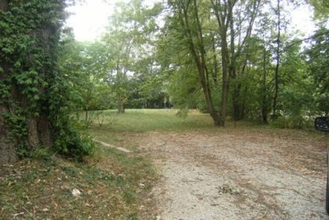 Foto del edificio - 2 bedroom/1 bath - Available 08/01/27