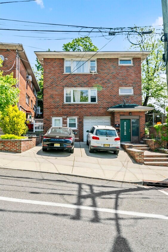 40 Hauxhurst Ave Unit 1, Weehawken, NJ 07086 Condo for Rent in