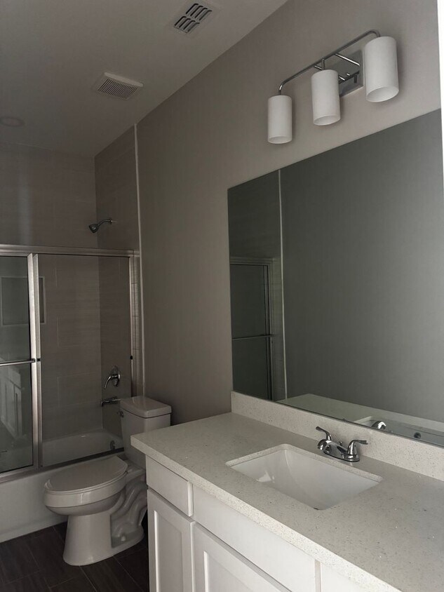 Building Photo - 705 Sparrow Rd