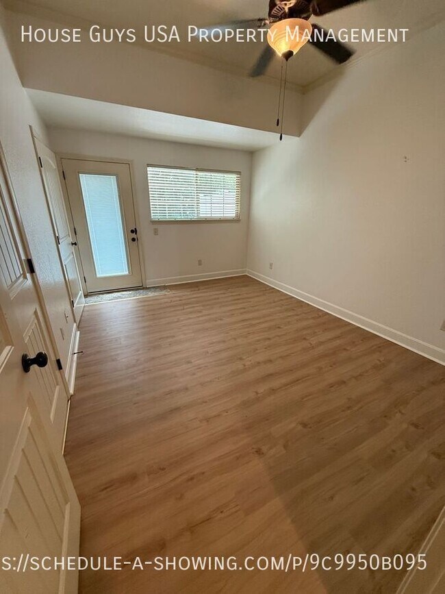 Foto del edificio - 4311 NE 83rd St