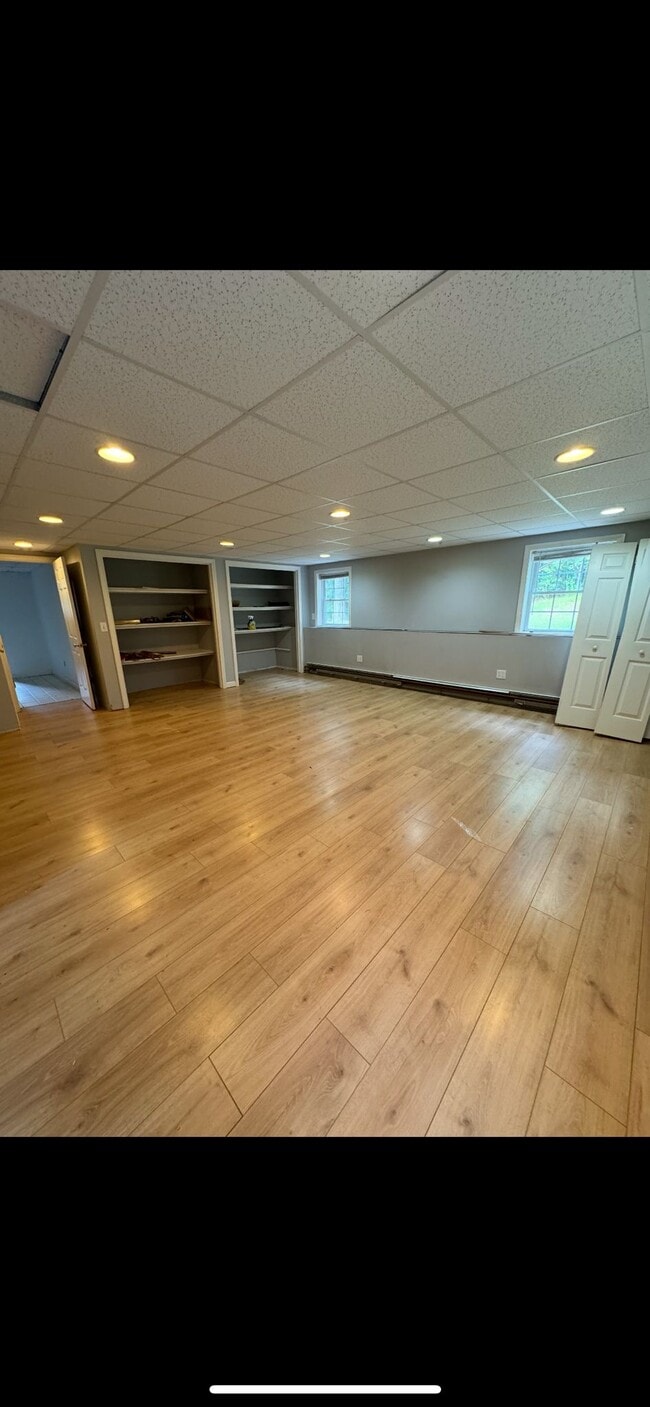 Building Photo - 76 Groton Rd