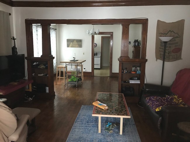 Foto del edificio - 1307 22ND AVE NE
