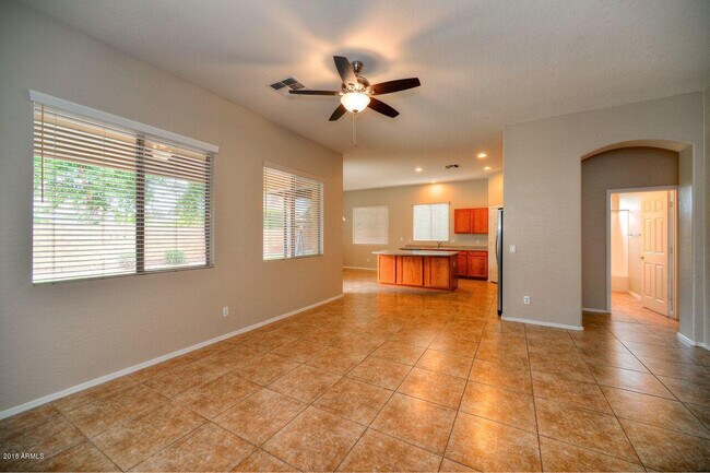 Foto del edificio - 26237 N 74th Ln