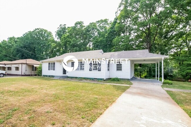 Foto del edificio - 3 Bedroom Pet-Friendly Home in Marietta, GA with Main Street Renewal