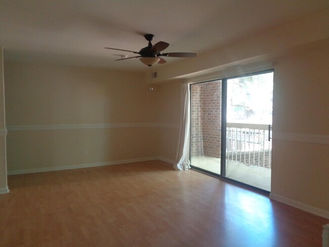 Building Photo - 1204 Schaub Dr