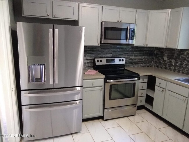 Foto del edificio - 516 E 58th St