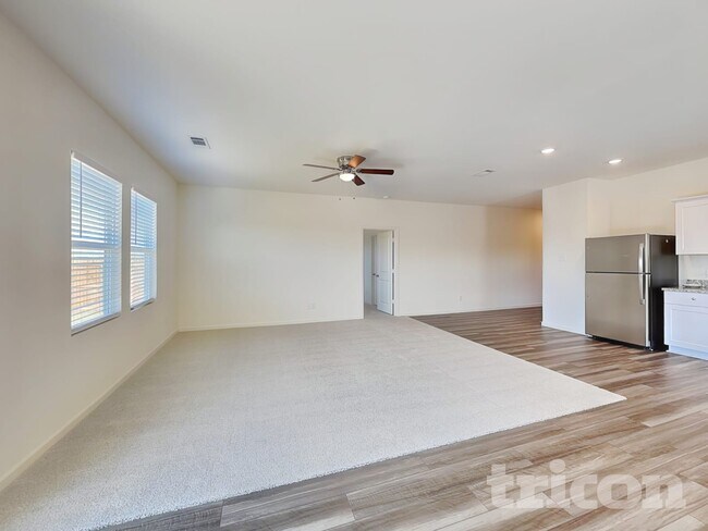 Foto del edificio - 12645 Big Rnch Rd