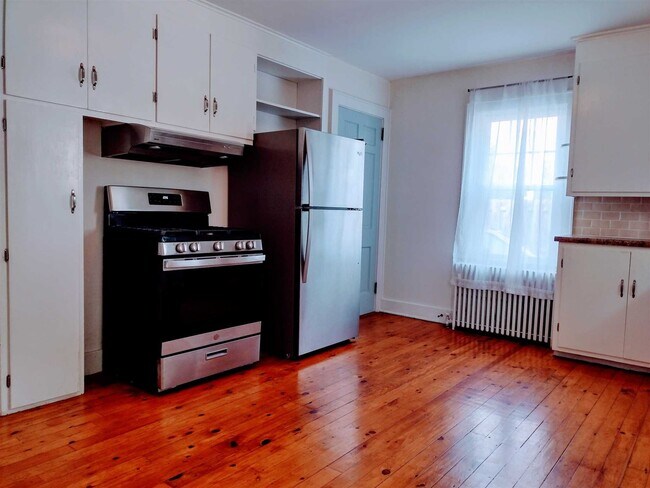 Building Photo - 55 Violet Pl