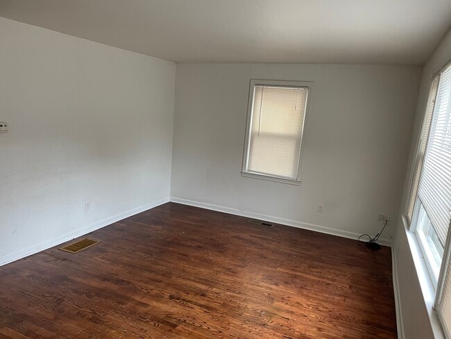 Building Photo - 206 N Pearl St