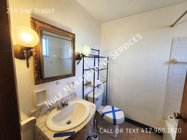 Foto del edificio - 218 Vine St