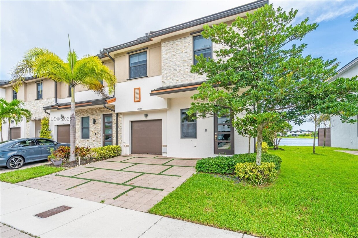 Primary Photo - 15583 NW 91st Ct