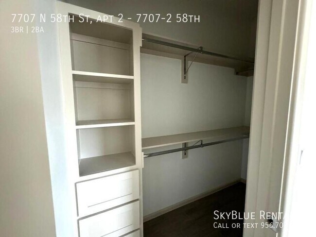 Foto del edificio - 7707 N 58th St