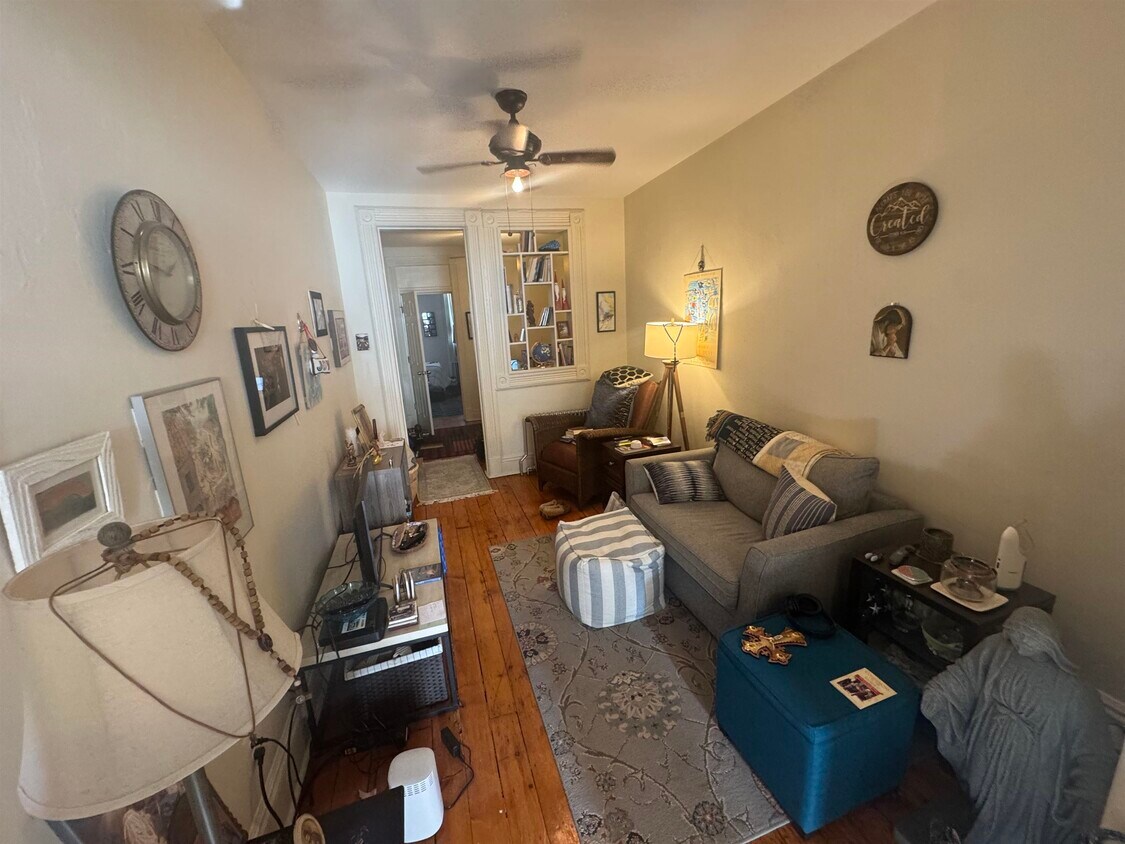 Foto principal - 310 Monroe St