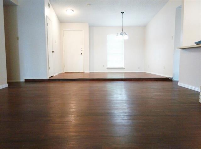 Foto del edificio - 2145 Village Crest Dr